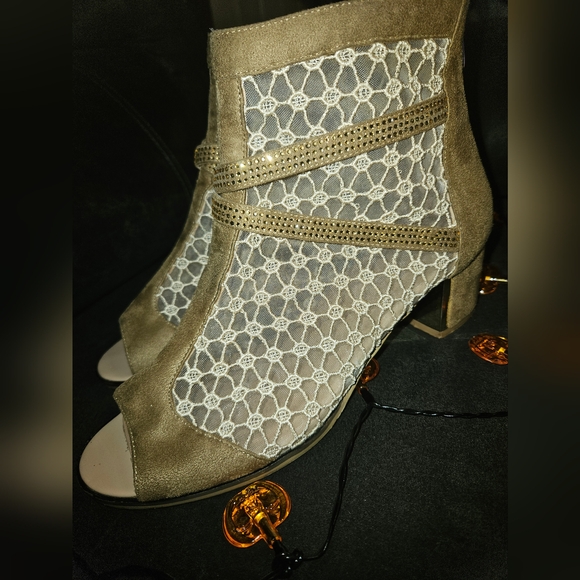 MIDNIGHT VELVET  Peep Toe Lace zip up Ankle Booties sz9 - Picture 3 of 16